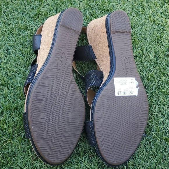 Clarks Soft Cushion Womens Helio Latitude Wedge Sandals with a Leather Upper - Picture 8 of 11